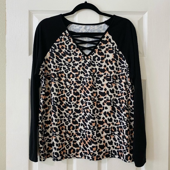 Private Label Tops - LIKE NEW! Leopard Print Baseball Tee